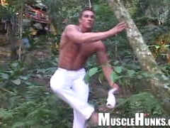Bodybuilder posing outdoors. MH men.. Posted by: Muscle Hunks