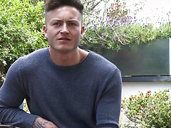 Straight young personal trainer from Britain shows his HOT Muscled Body. Posted by: English Lads