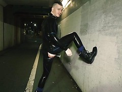 Night Walk. Posted by: Axel Abysse