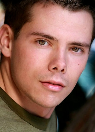 Hot muscule dude Owen posing